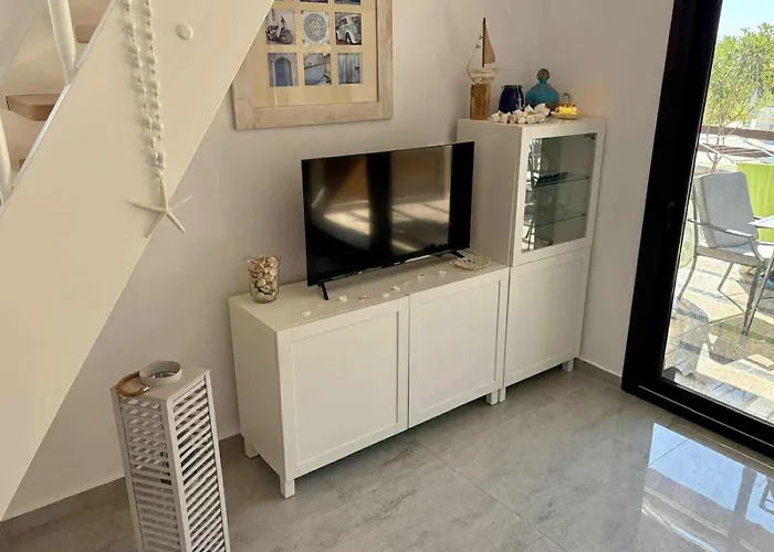 Montemare Néa Péramos